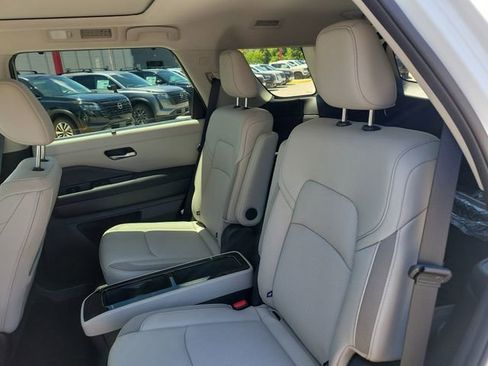 New 2026 Nissan Pathfinder SL AWD/4WD image 10