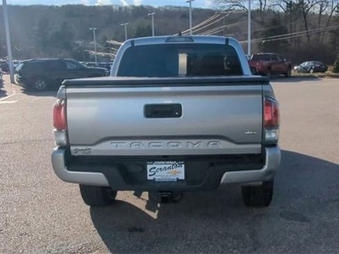 Used 2020 Toyota Tacoma TRD Sport image 7