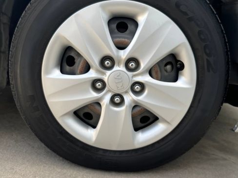 Used 2018 Kia Forte LX FWD image 27