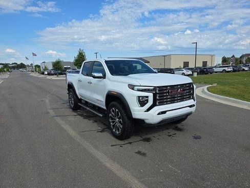 Used 2024 GMC Canyon Denali AWD/4WD image 3