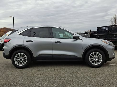 Certified 2021 Ford Escape SE image 12