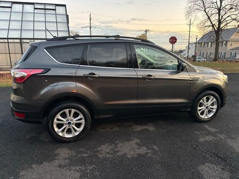 Used 2018 Ford Escape SEL image 9