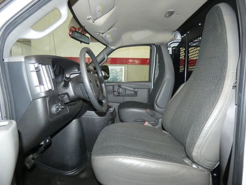 Used 2023 Chevrolet Express 2500 w/ Driver Convenience Package image 9