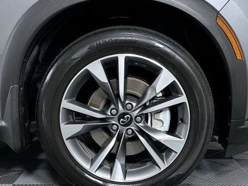 Certified 2025 INFINITI QX60 Luxe image 10