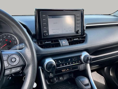 Used 2019 Toyota RAV4 LE w/ Carpet Mat Package FWD image 7