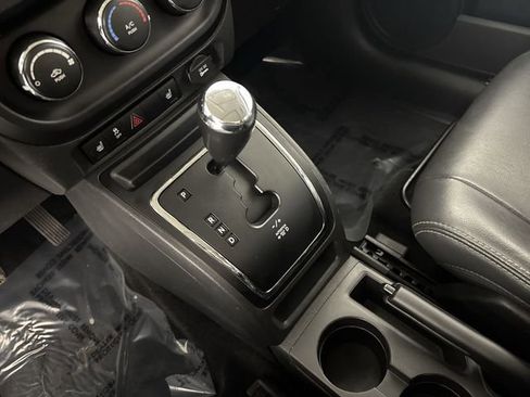 Used 2015 Jeep Patriot High Altitude image 16