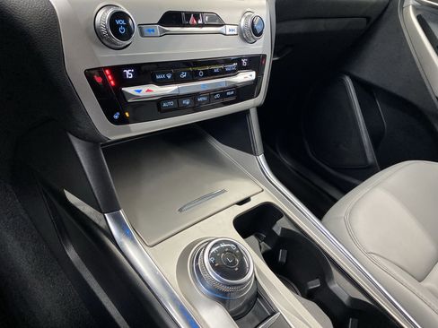 Used 2021 Ford Explorer XLT w/ Equipment Group 202A image 16