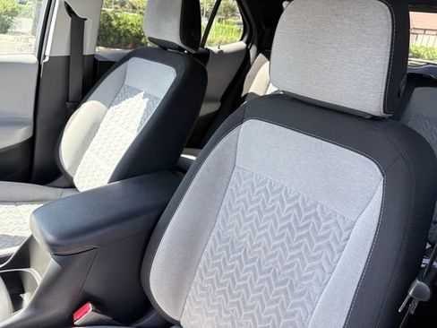 Used 2022 Chevrolet Equinox LS w/ LS Convenience Package FWD image 12