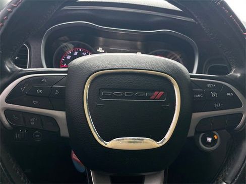 Used 2015 Dodge Charger SXT image 10