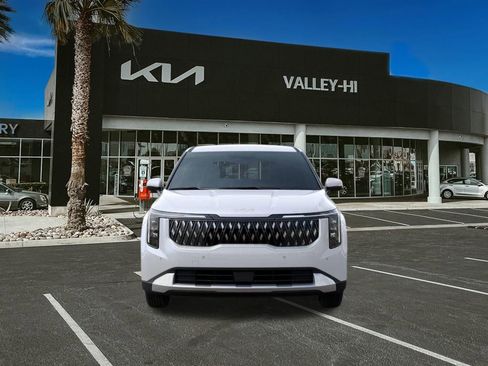 New 2026 Kia Carnival LXS image 2