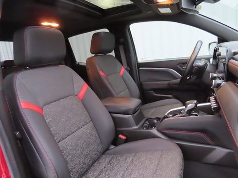 Used 2024 Chevrolet Colorado Z71 w/ Z71 Convenience Package 2 image 27