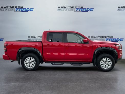 Used 2022 Nissan Frontier SV RWD image 4