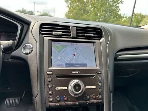 Used 2020 Ford Fusion Titanium FWD image 8