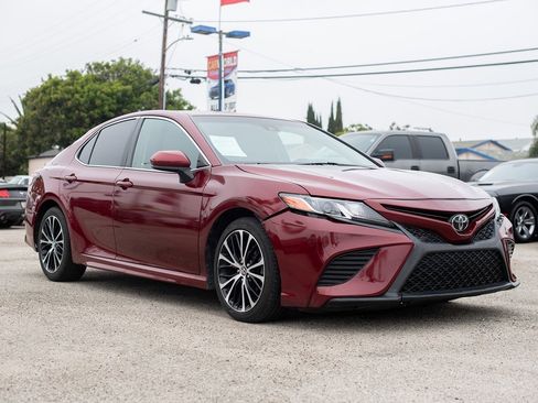 Used 2018 Toyota Camry SE image 15