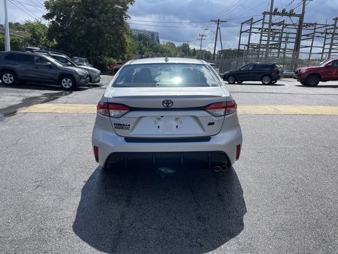 Used 2024 Toyota Corolla SE w/ SE Premium Package FWD image 5