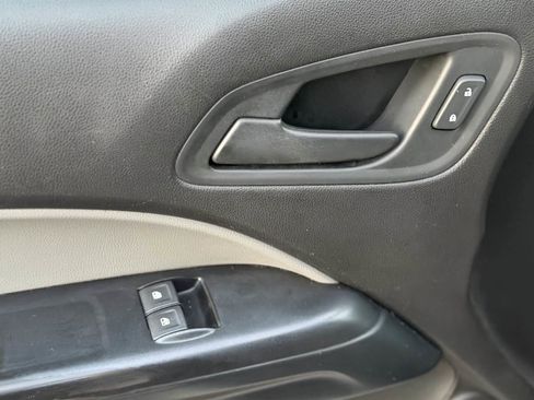 Used 2017 Chevrolet Colorado W/T image 17