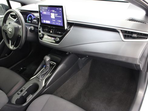 Used 2026 Toyota Corolla SE w/ SE Premium Package FWD image 33