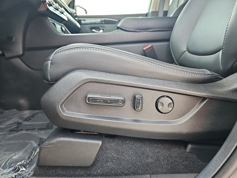 Used 2025 Honda Pilot Touring image 29