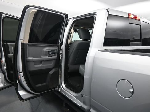 Used 2018 RAM 1500 Classic SLT RWD image 13