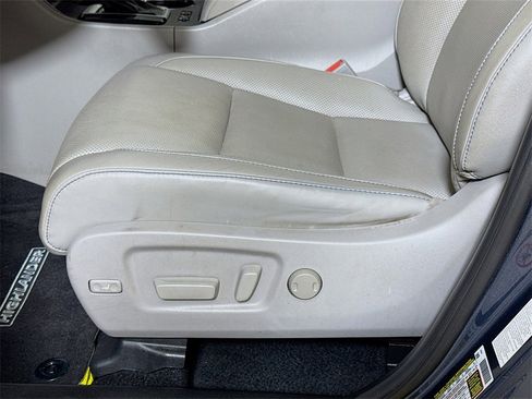 Used 2019 Toyota Highlander Limited image 18