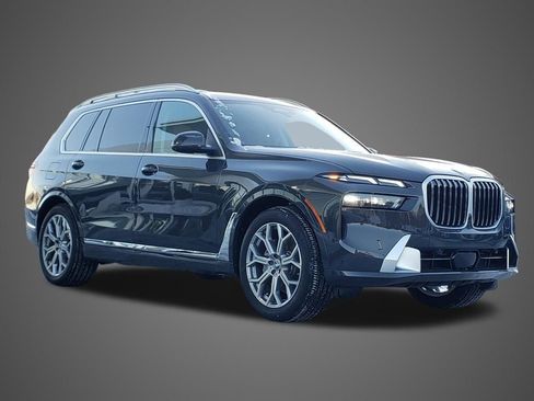New 2026 BMW X7 xDrive40i w/ Premium Package image 3