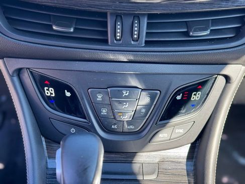 Used 2017 Buick Envision Essence image 19