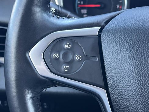 Used 2021 Chevrolet Traverse LT image 9