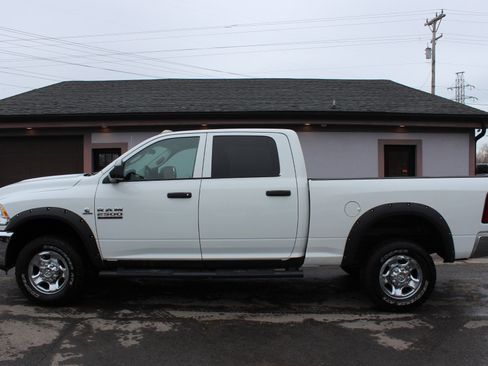 Used 2013 RAM 2500 Tradesman w/ Chrome Appearance Group image 10