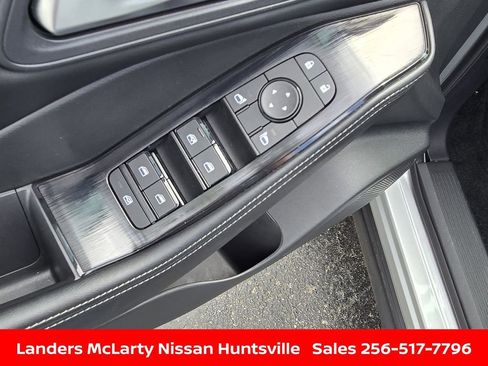 Used 2025 Nissan Rogue SV image 20