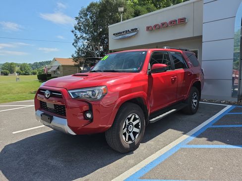 Used 2024 Toyota 4Runner TRD Off-Road AWD/4WD image 8