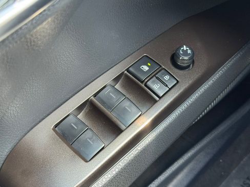 Used 2024 Toyota Camry SE FWD image 7