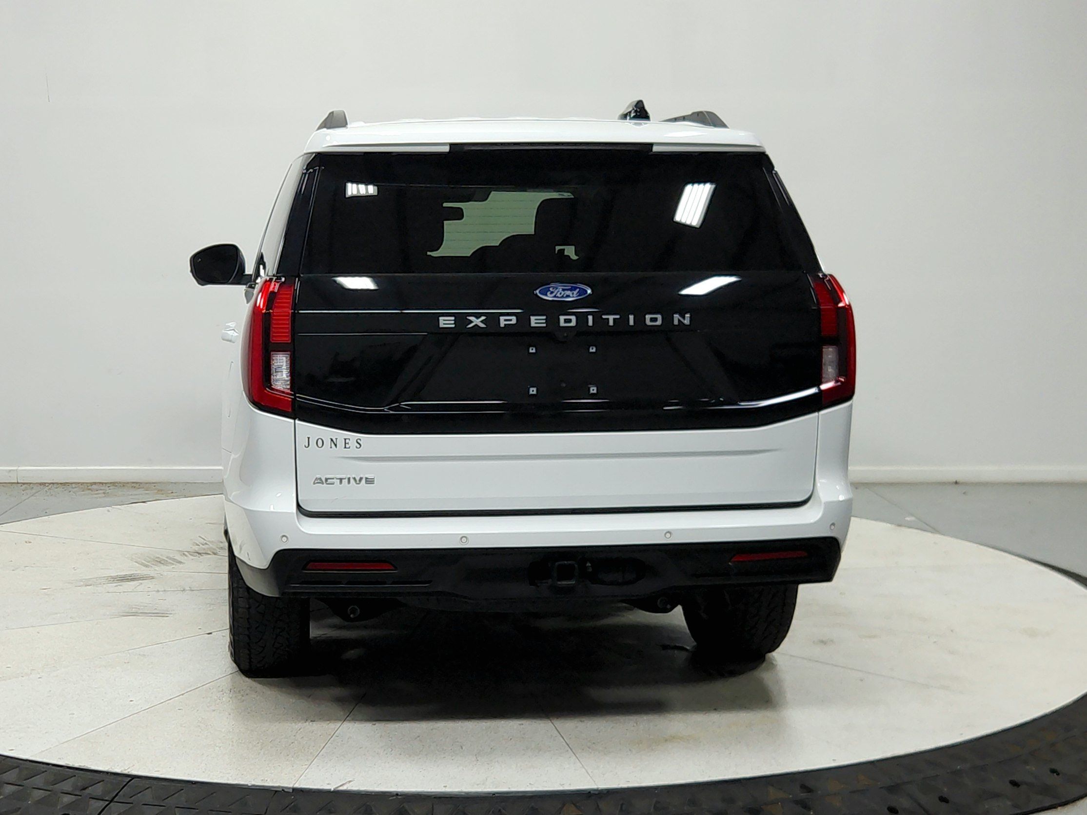 Used 2025 Ford Expedition Active AWD/4WD image 7