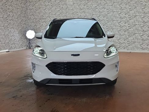 Used 2020 Ford Escape Titanium w/ Titanium Premium Package 2.0 FWD image 2