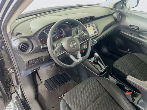 Used 2022 Nissan Kicks S image 10
