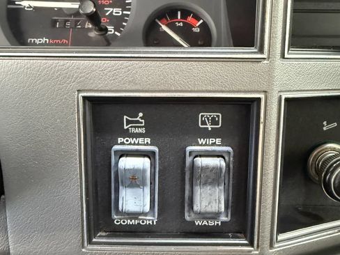 Used 1990 Jeep Cherokee Laredo RWD image 43