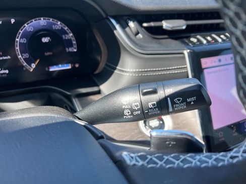 New 2025 Jeep Grand Cherokee Limited AWD/4WD image 24