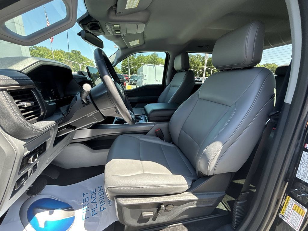Used 2025 Ford F150 Lightning Flash AWD/4WD image 13