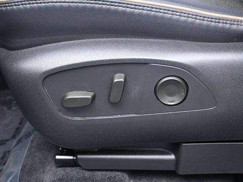 Used 2025 Chevrolet Traverse High Country FWD image 12