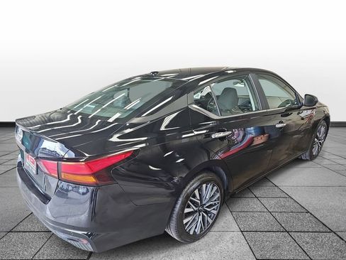 Used 2025 Nissan Altima 2.5 SV FWD image 5