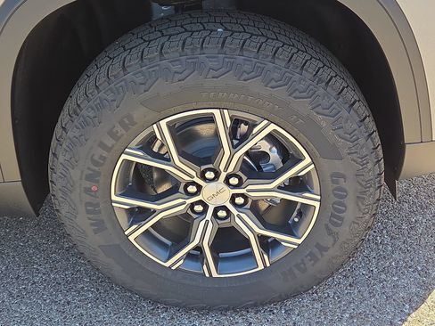 New 2026 GMC Acadia AT4 AWD/4WD image 6