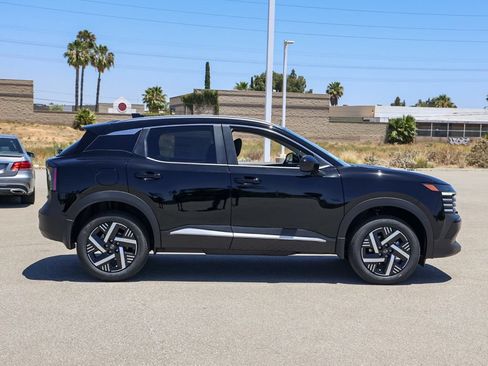 New 2026 Nissan Kicks SV w/ Interior Electronics Package FWD image 3