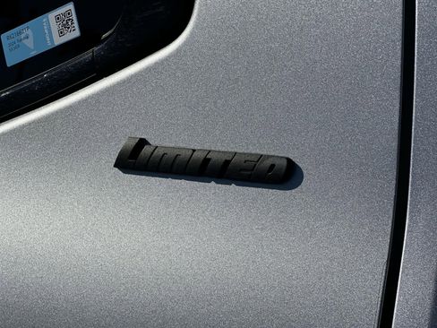 Used 2024 Toyota Tundra Limited image 9