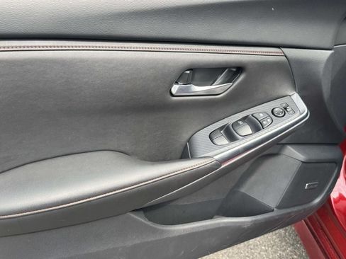 Used 2024 Nissan Sentra SR w/ SR Premium Package FWD image 28