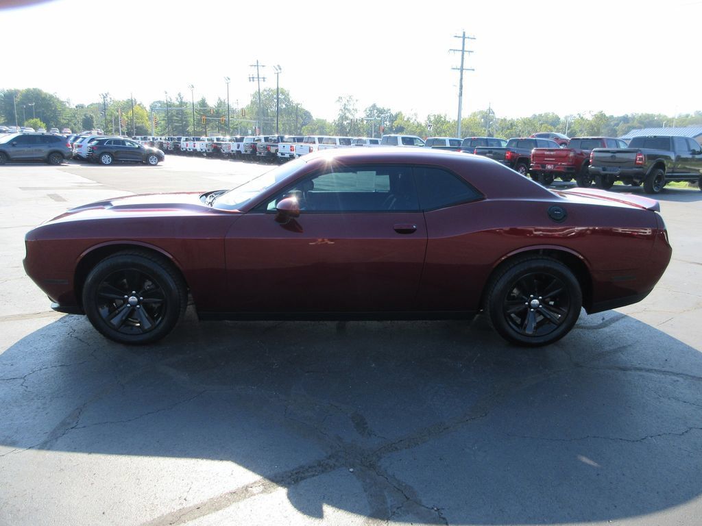 Used 2020 Dodge Challenger SXT RWD image 9