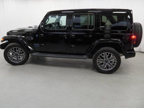 Used 2024 Jeep Wrangler High Altitude image 17