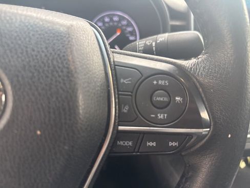 Used 2019 Toyota Avalon XLE image 18