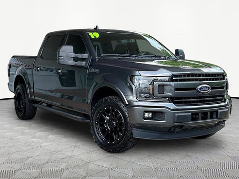 Used 2019 Ford F150 XLT w/ Equipment Group 302A Luxury AWD/4WD image 3