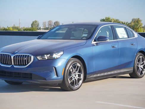 New 2026 BMW i5 eDrive40 w/ Premium Package image 4
