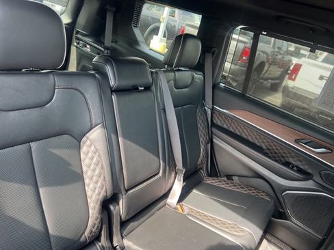 Used 2021 Jeep Grand Cherokee L Summit w/ Luxury Tech Group V image 14