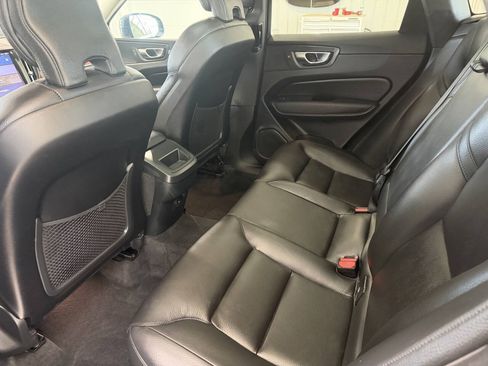 Used 2023 Volvo XC60 B5 Plus FWD image 11